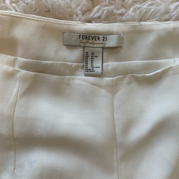 Shorts - Picture 2 of 3